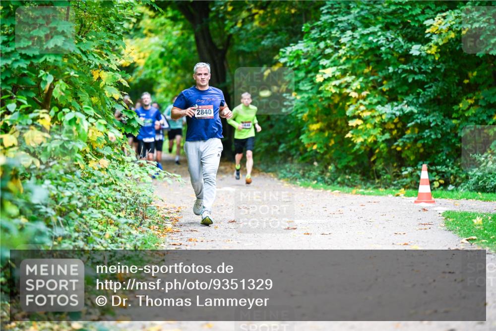 12.10.2025 - Bramfelder Halbmarathon 2025 Dr. Thomas Lammeyer http://msf.ph/oto/9351329 12.10.2025 10:38:38 Laufen 2840 meine-sportfotos.de
