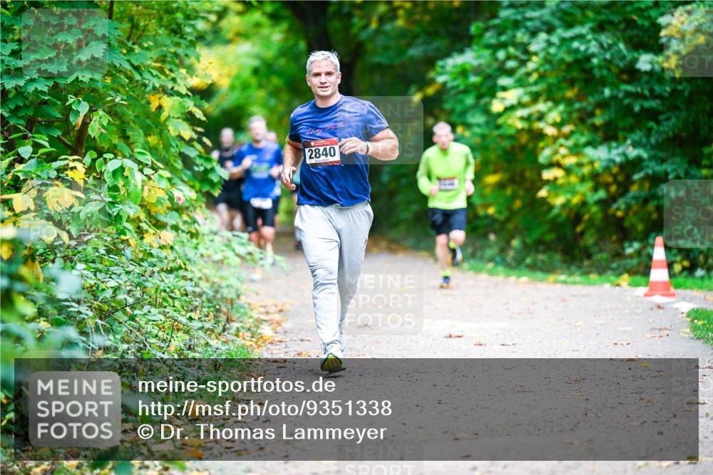 12.10.2025 - Bramfelder Halbmarathon 2025 Dr. Thomas Lammeyer http://msf.ph/oto/9351338 12.10.2025 10:38:40 Laufen 2840 meine-sportfotos.de