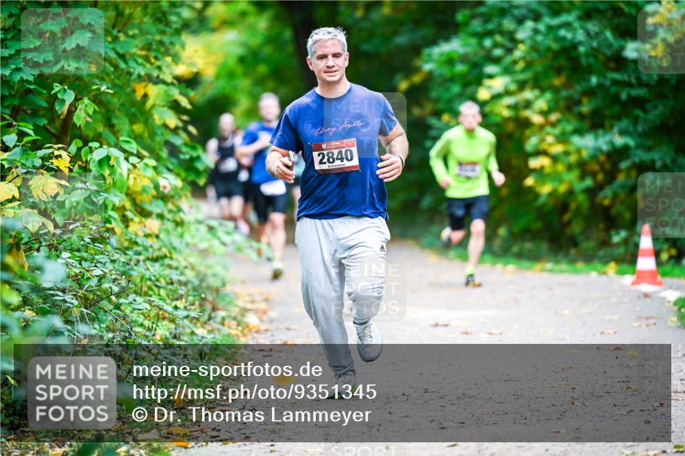 12.10.2025 - Bramfelder Halbmarathon 2025 Dr. Thomas Lammeyer http://msf.ph/oto/9351345 12.10.2025 10:38:41 Laufen 2840 meine-sportfotos.de