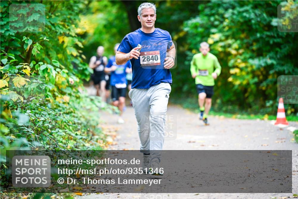 12.10.2025 - Bramfelder Halbmarathon 2025 Dr. Thomas Lammeyer http://msf.ph/oto/9351346 12.10.2025 10:38:41 Laufen 2840 meine-sportfotos.de