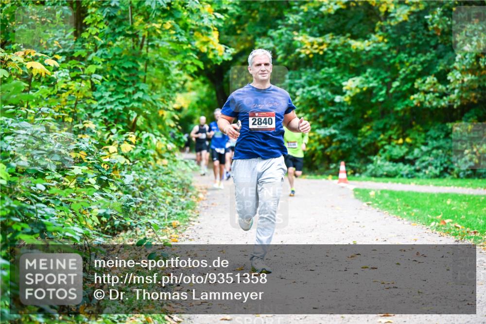 12.10.2025 - Bramfelder Halbmarathon 2025 Dr. Thomas Lammeyer http://msf.ph/oto/9351358 12.10.2025 10:38:43 Laufen 2840 meine-sportfotos.de