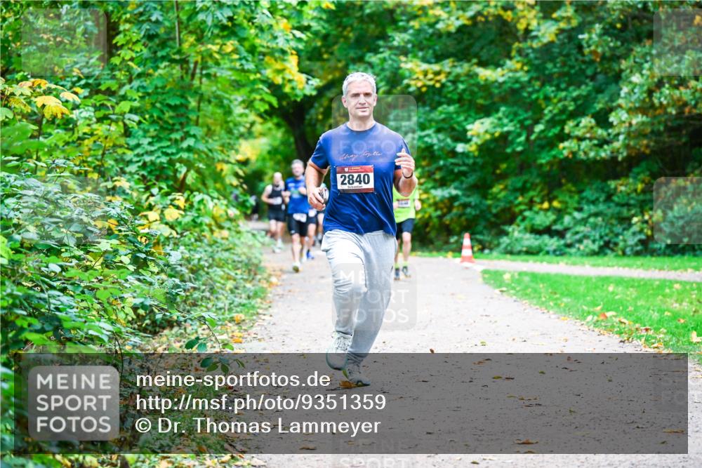 12.10.2025 - Bramfelder Halbmarathon 2025 Dr. Thomas Lammeyer http://msf.ph/oto/9351359 12.10.2025 10:38:43 Laufen 2840 meine-sportfotos.de