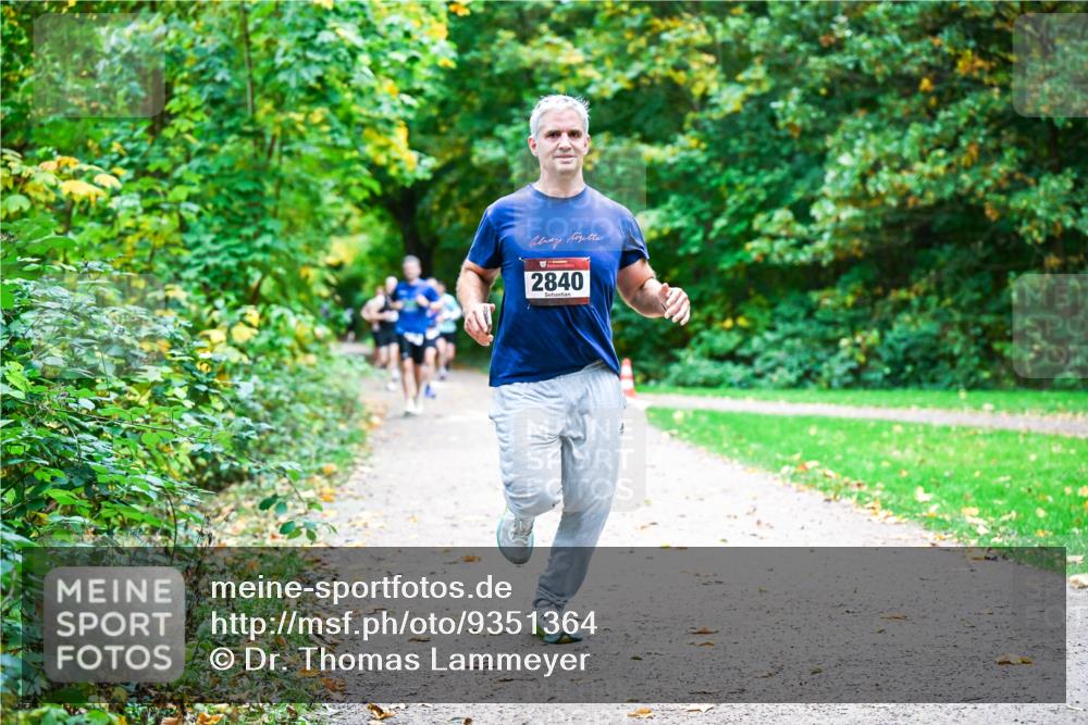 12.10.2025 - Bramfelder Halbmarathon 2025 Dr. Thomas Lammeyer http://msf.ph/oto/9351364 12.10.2025 10:38:44 Laufen 2840 meine-sportfotos.de