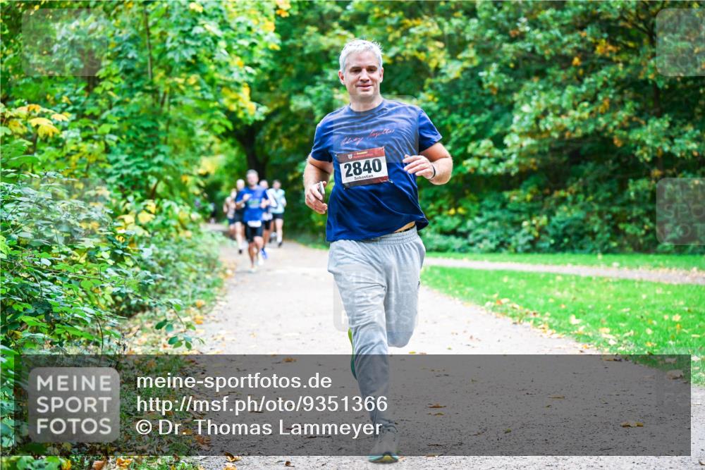 12.10.2025 - Bramfelder Halbmarathon 2025 Dr. Thomas Lammeyer http://msf.ph/oto/9351366 12.10.2025 10:38:44 Laufen 2840 meine-sportfotos.de