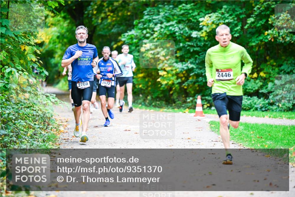 12.10.2025 - Bramfelder Halbmarathon 2025 Dr. Thomas Lammeyer http://msf.ph/oto/9351370 12.10.2025 10:38:45 Laufen 2708, 2672, 2446 meine-sportfotos.de