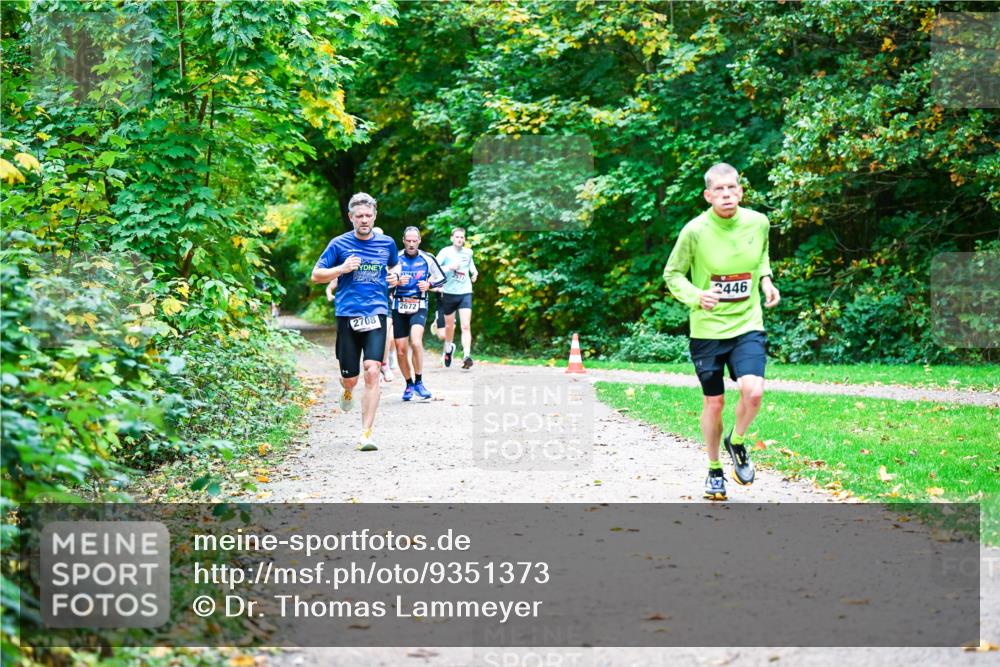 12.10.2025 - Bramfelder Halbmarathon 2025 Dr. Thomas Lammeyer http://msf.ph/oto/9351373 12.10.2025 10:38:46 Laufen 2708, 2672, 2446 meine-sportfotos.de