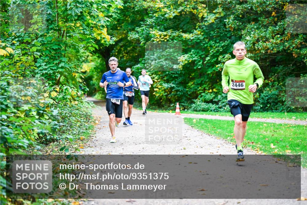 12.10.2025 - Bramfelder Halbmarathon 2025 Dr. Thomas Lammeyer http://msf.ph/oto/9351375 12.10.2025 10:38:47 Laufen 2708, 2672, 2446 meine-sportfotos.de