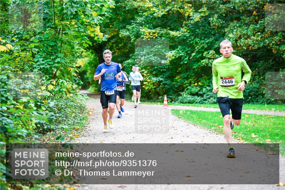 12.10.2025 - Bramfelder Halbmarathon 2025 Dr. Thomas Lammeyer http://msf.ph/oto/9351376 12.10.2025 10:38:47 Laufen 2708, 2672, 2446 meine-sportfotos.de