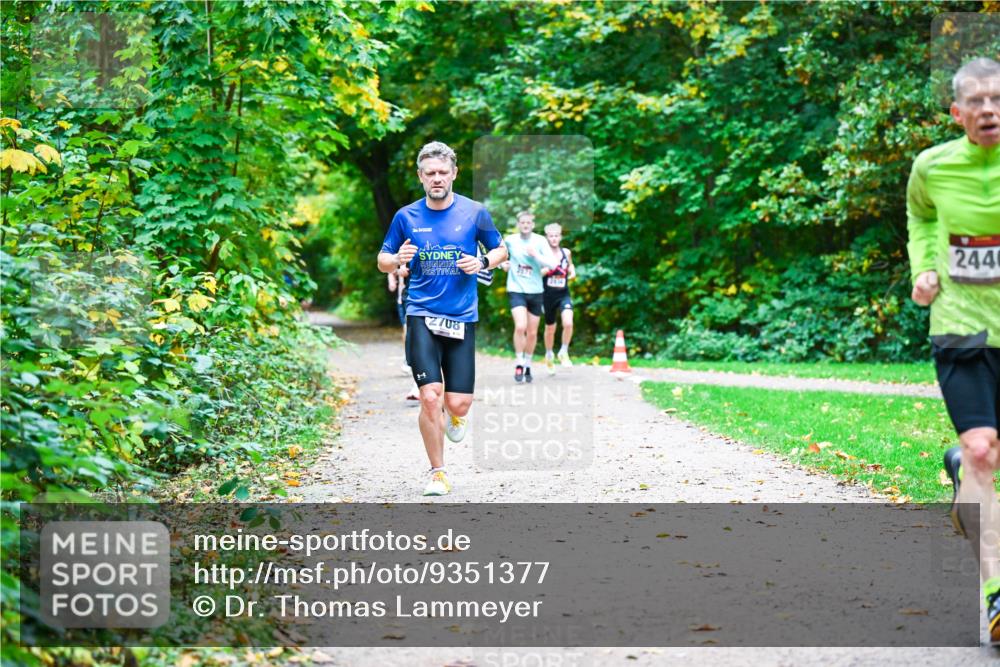 12.10.2025 - Bramfelder Halbmarathon 2025 Dr. Thomas Lammeyer http://msf.ph/oto/9351377 12.10.2025 10:38:47 Laufen 2440, 2, 08 meine-sportfotos.de