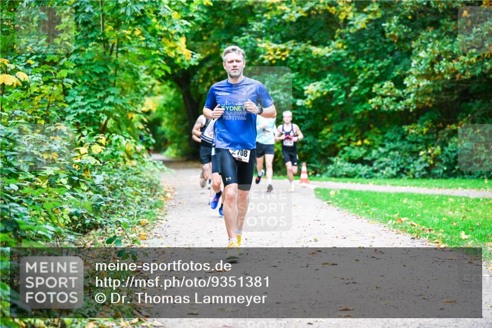 12.10.2025 - Bramfelder Halbmarathon 2025 Dr. Thomas Lammeyer http://msf.ph/oto/9351381 12.10.2025 10:38:48 Laufen 2708 meine-sportfotos.de