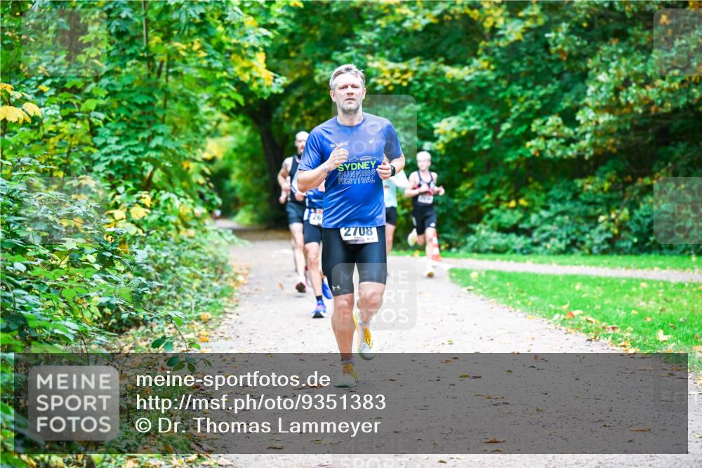 12.10.2025 - Bramfelder Halbmarathon 2025 Dr. Thomas Lammeyer http://msf.ph/oto/9351383 12.10.2025 10:38:48 Laufen 26, 2708 meine-sportfotos.de