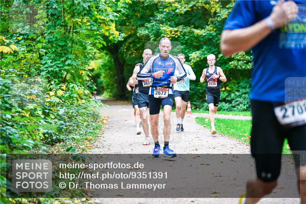 12.10.2025 - Bramfelder Halbmarathon 2025 Dr. Thomas Lammeyer http://msf.ph/oto/9351391 12.10.2025 10:38:50 Laufen 2621, 2672, 571, 2936, 2701 meine-sportfotos.de