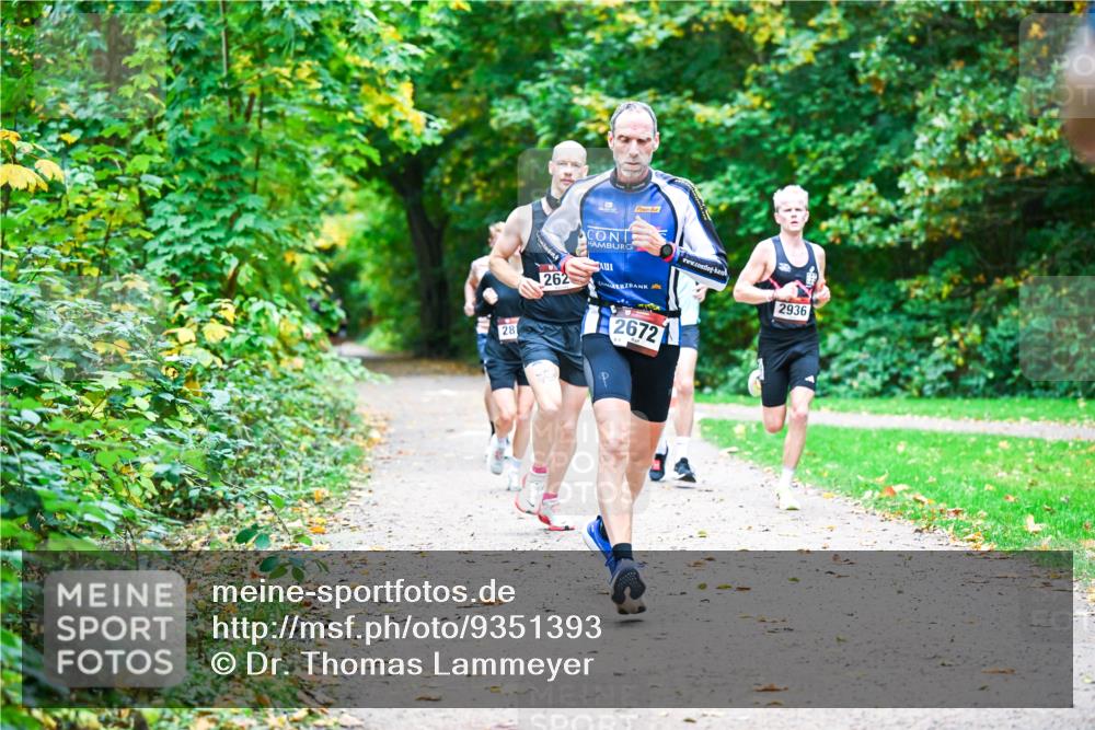 12.10.2025 - Bramfelder Halbmarathon 2025 Dr. Thomas Lammeyer http://msf.ph/oto/9351393 12.10.2025 10:38:50 Laufen 281, 262, 2672, 2936 meine-sportfotos.de