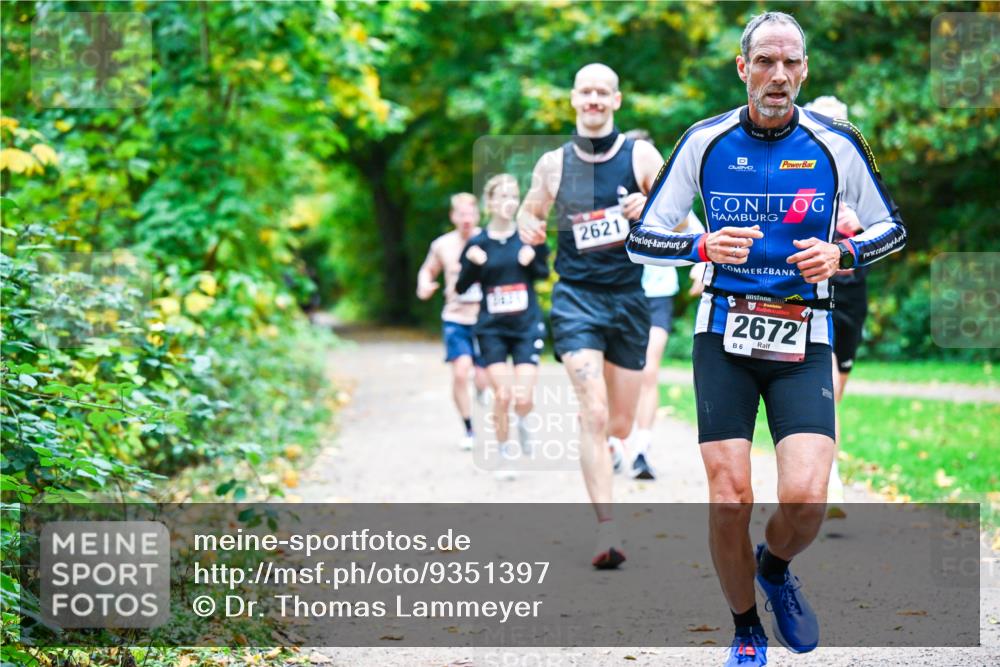12.10.2025 - Bramfelder Halbmarathon 2025 Dr. Thomas Lammeyer http://msf.ph/oto/9351397 12.10.2025 10:38:51 Laufen 2621, 2672, 6 meine-sportfotos.de