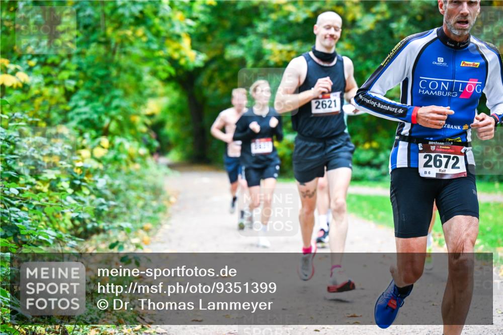 12.10.2025 - Bramfelder Halbmarathon 2025 Dr. Thomas Lammeyer http://msf.ph/oto/9351399 12.10.2025 10:38:52 Laufen 2621, 2672, 6 meine-sportfotos.de