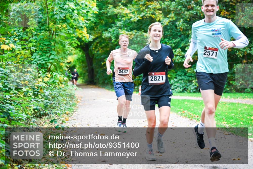 12.10.2025 - Bramfelder Halbmarathon 2025 Dr. Thomas Lammeyer http://msf.ph/oto/9351400 12.10.2025 10:38:53 Laufen 2437, 2821, 2571 meine-sportfotos.de