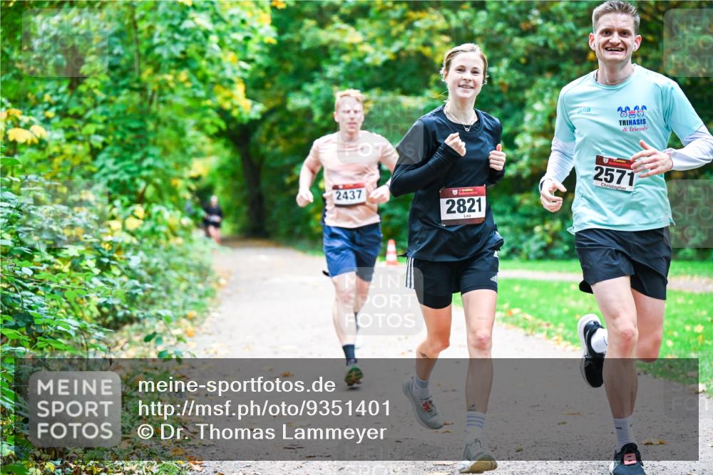12.10.2025 - Bramfelder Halbmarathon 2025 Dr. Thomas Lammeyer http://msf.ph/oto/9351401 12.10.2025 10:38:53 Laufen 2437, 2821, 2020, 2571 meine-sportfotos.de