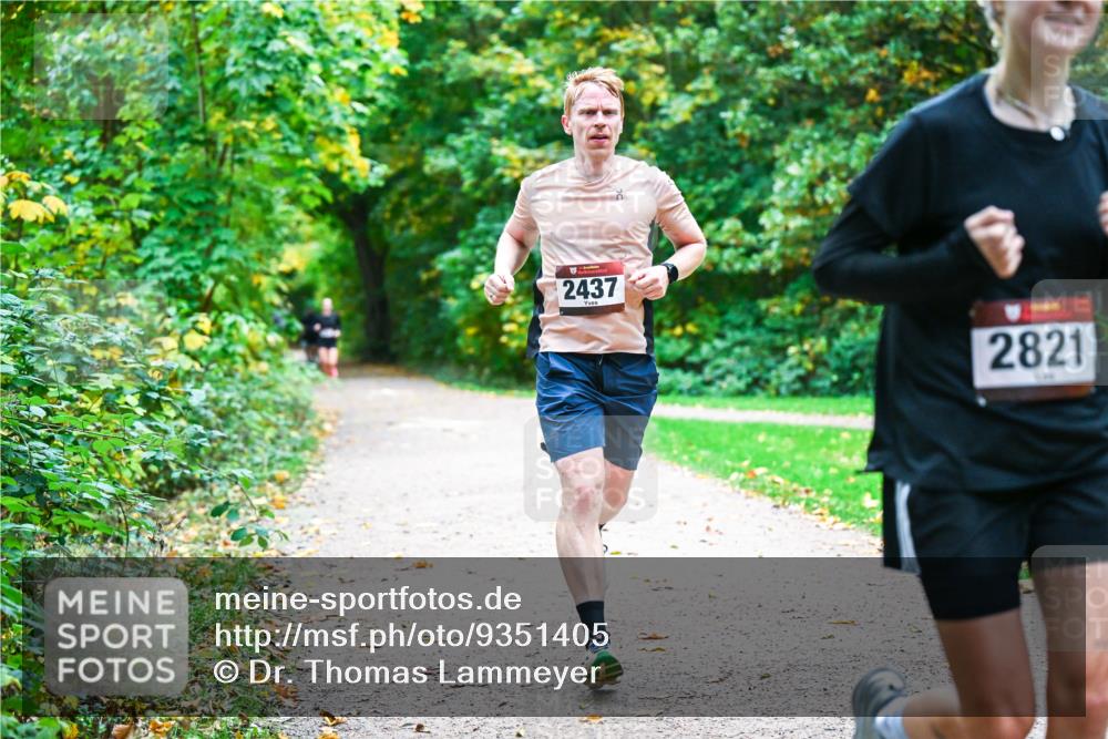 12.10.2025 - Bramfelder Halbmarathon 2025 Dr. Thomas Lammeyer http://msf.ph/oto/9351405 12.10.2025 10:38:54 Laufen 2437, 2821 meine-sportfotos.de