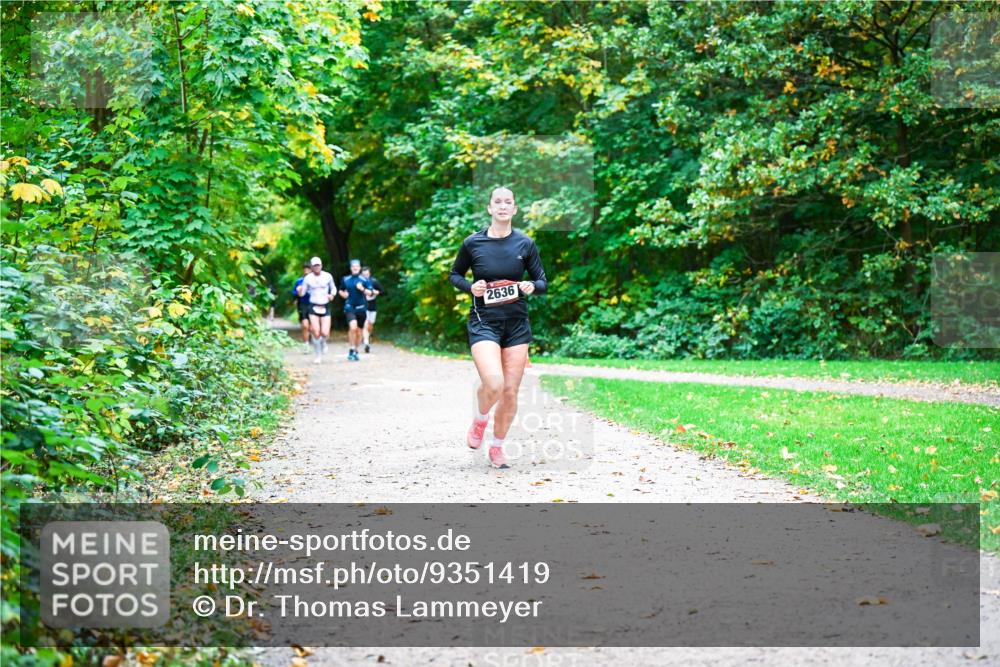 12.10.2025 - Bramfelder Halbmarathon 2025 Dr. Thomas Lammeyer http://msf.ph/oto/9351419 12.10.2025 10:39:02 Laufen 2636 meine-sportfotos.de