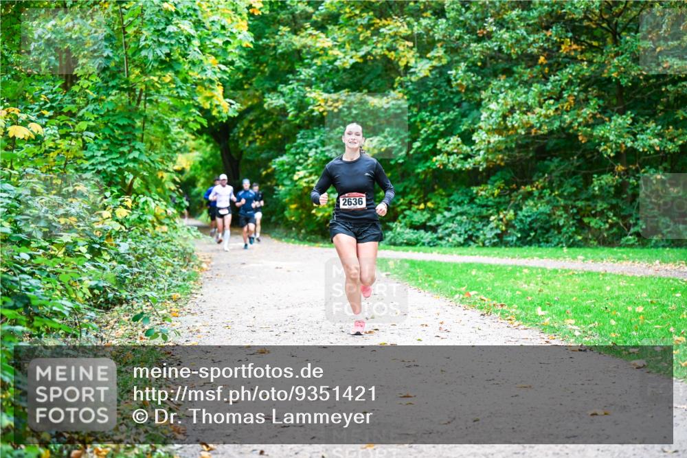 12.10.2025 - Bramfelder Halbmarathon 2025 Dr. Thomas Lammeyer http://msf.ph/oto/9351421 12.10.2025 10:39:02 Laufen 2636 meine-sportfotos.de