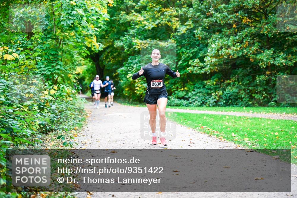 12.10.2025 - Bramfelder Halbmarathon 2025 Dr. Thomas Lammeyer http://msf.ph/oto/9351422 12.10.2025 10:39:02 Laufen 2636 meine-sportfotos.de