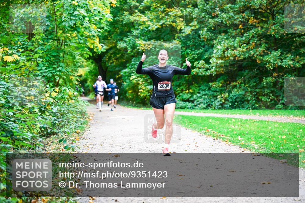 12.10.2025 - Bramfelder Halbmarathon 2025 Dr. Thomas Lammeyer http://msf.ph/oto/9351423 12.10.2025 10:39:02 Laufen 2636 meine-sportfotos.de