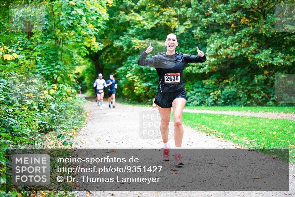 12.10.2025 - Bramfelder Halbmarathon 2025 Dr. Thomas Lammeyer http://msf.ph/oto/9351427 12.10.2025 10:39:03 Laufen 2636 meine-sportfotos.de