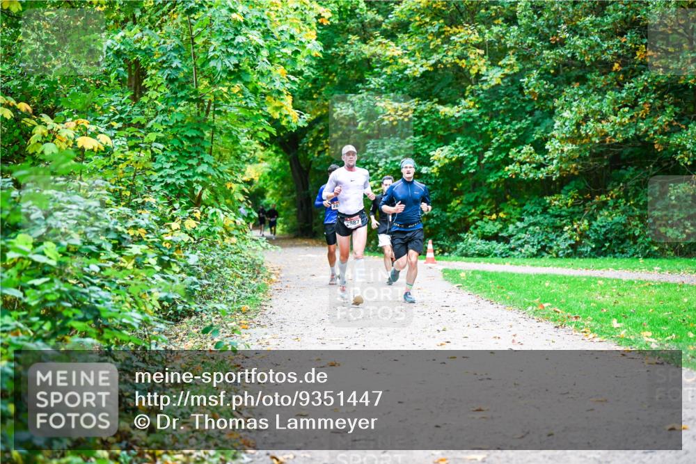 12.10.2025 - Bramfelder Halbmarathon 2025 Dr. Thomas Lammeyer http://msf.ph/oto/9351447 12.10.2025 10:39:07 Laufen 28, 2887 meine-sportfotos.de