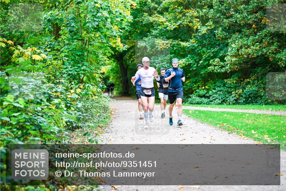 12.10.2025 - Bramfelder Halbmarathon 2025 Dr. Thomas Lammeyer http://msf.ph/oto/9351451 12.10.2025 10:39:08 Laufen 28, 2887, 2753 meine-sportfotos.de