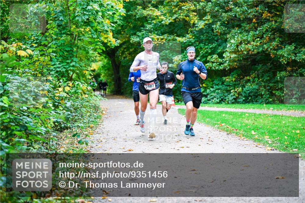 12.10.2025 - Bramfelder Halbmarathon 2025 Dr. Thomas Lammeyer http://msf.ph/oto/9351456 12.10.2025 10:39:09 Laufen 2887, 275 meine-sportfotos.de