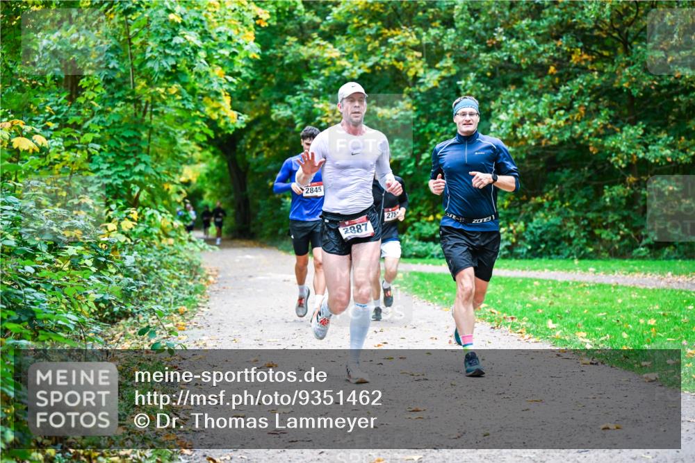 12.10.2025 - Bramfelder Halbmarathon 2025 Dr. Thomas Lammeyer http://msf.ph/oto/9351462 12.10.2025 10:39:09 Laufen 2845, 2887, 275 meine-sportfotos.de