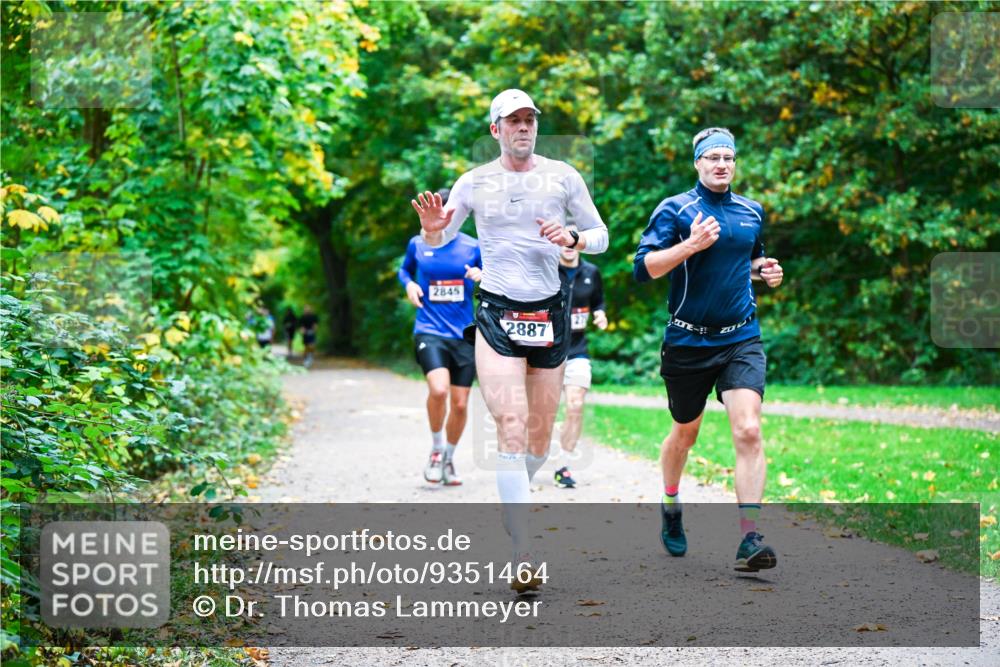 12.10.2025 - Bramfelder Halbmarathon 2025 Dr. Thomas Lammeyer http://msf.ph/oto/9351464 12.10.2025 10:39:10 Laufen 2845, 2887 meine-sportfotos.de