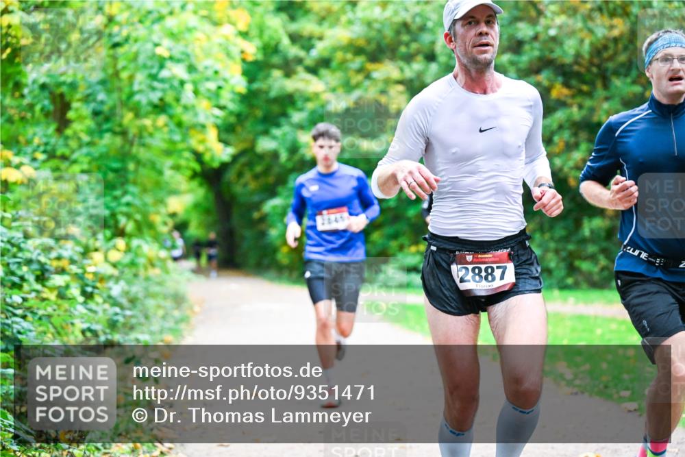 12.10.2025 - Bramfelder Halbmarathon 2025 Dr. Thomas Lammeyer http://msf.ph/oto/9351471 12.10.2025 10:39:11 Laufen 45, 2887 meine-sportfotos.de