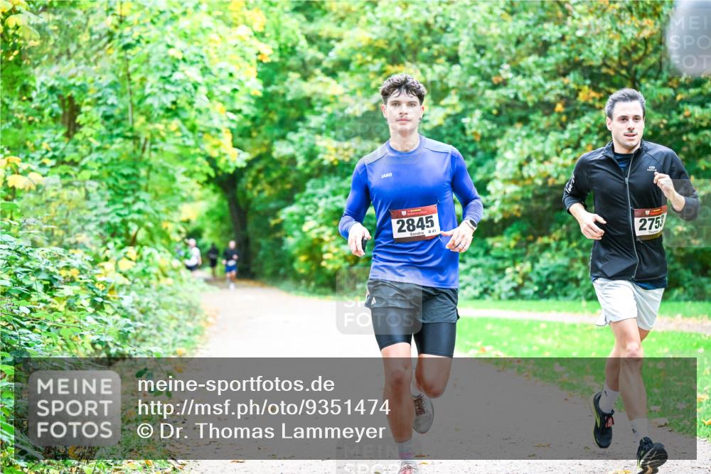 12.10.2025 - Bramfelder Halbmarathon 2025 Dr. Thomas Lammeyer http://msf.ph/oto/9351474 12.10.2025 10:39:11 Laufen 2845, 41, 2753 meine-sportfotos.de