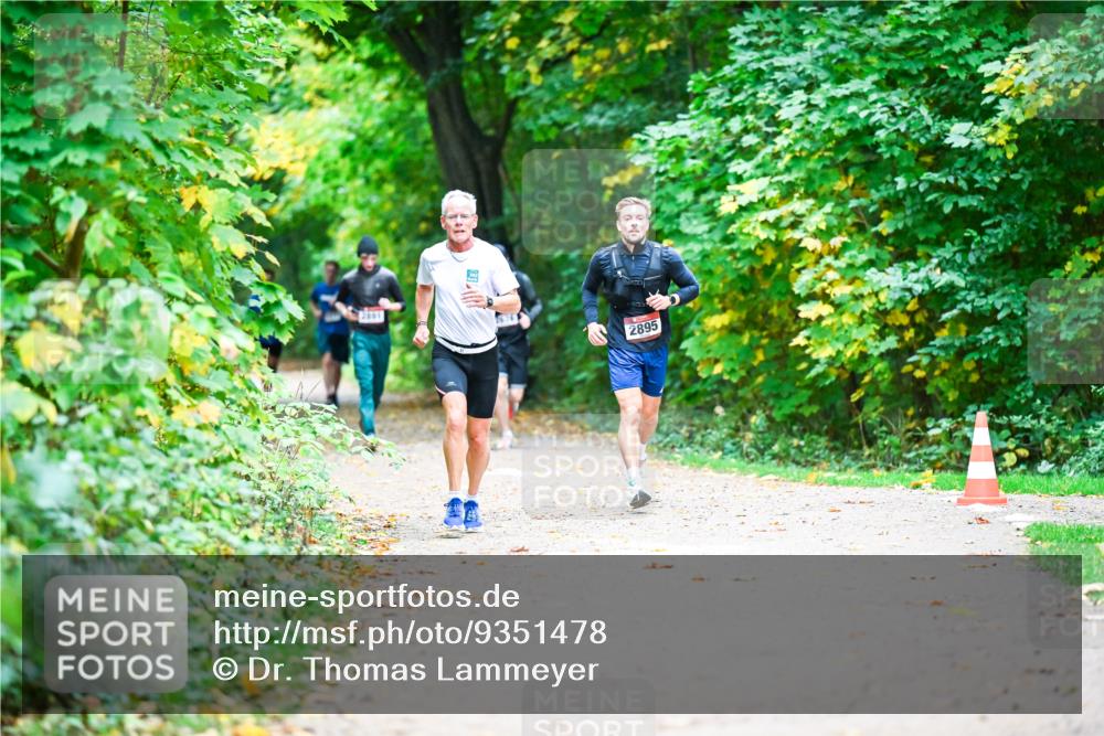 12.10.2025 - Bramfelder Halbmarathon 2025 Dr. Thomas Lammeyer http://msf.ph/oto/9351478 12.10.2025 10:39:17 Laufen 2851, 2895 meine-sportfotos.de