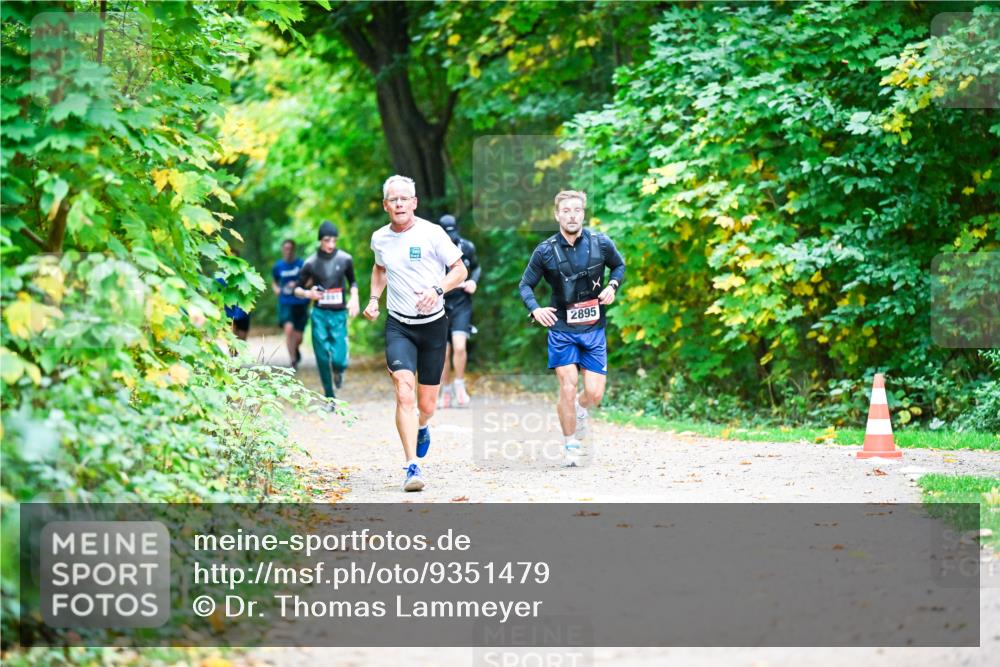 12.10.2025 - Bramfelder Halbmarathon 2025 Dr. Thomas Lammeyer http://msf.ph/oto/9351479 12.10.2025 10:39:17 Laufen 2895 meine-sportfotos.de