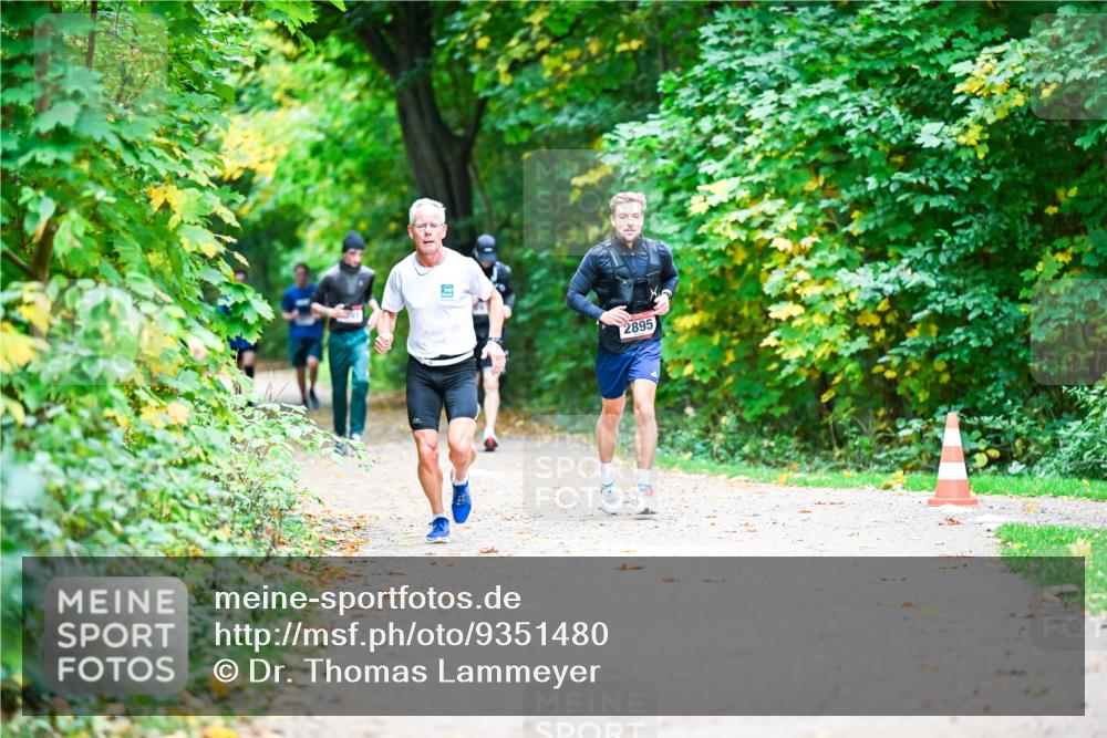 12.10.2025 - Bramfelder Halbmarathon 2025 Dr. Thomas Lammeyer http://msf.ph/oto/9351480 12.10.2025 10:39:17 Laufen 2895 meine-sportfotos.de