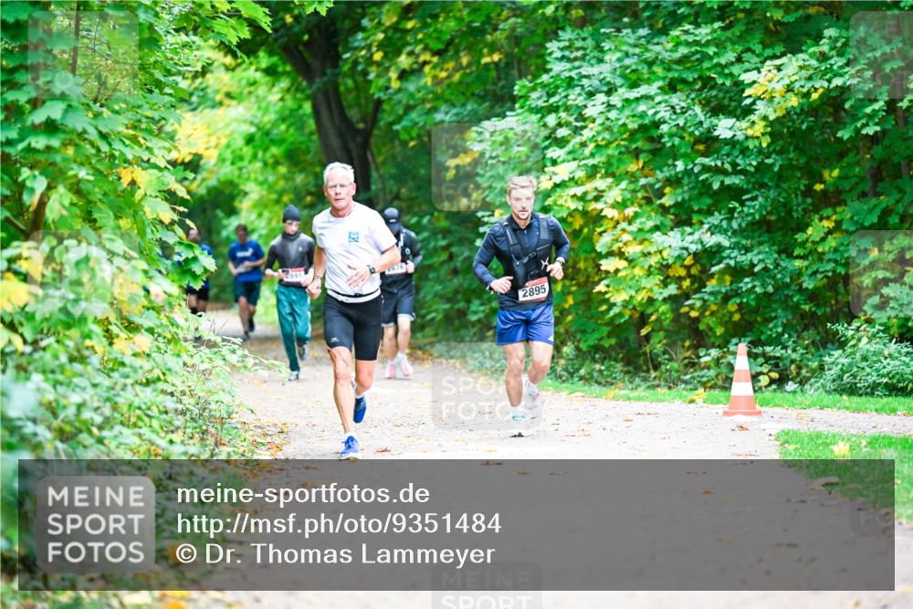 12.10.2025 - Bramfelder Halbmarathon 2025 Dr. Thomas Lammeyer http://msf.ph/oto/9351484 12.10.2025 10:39:18 Laufen 2895 meine-sportfotos.de