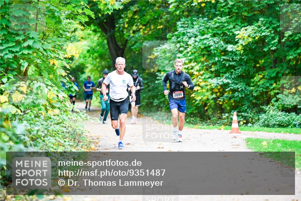 12.10.2025 - Bramfelder Halbmarathon 2025 Dr. Thomas Lammeyer http://msf.ph/oto/9351487 12.10.2025 10:39:18 Laufen 2895 meine-sportfotos.de