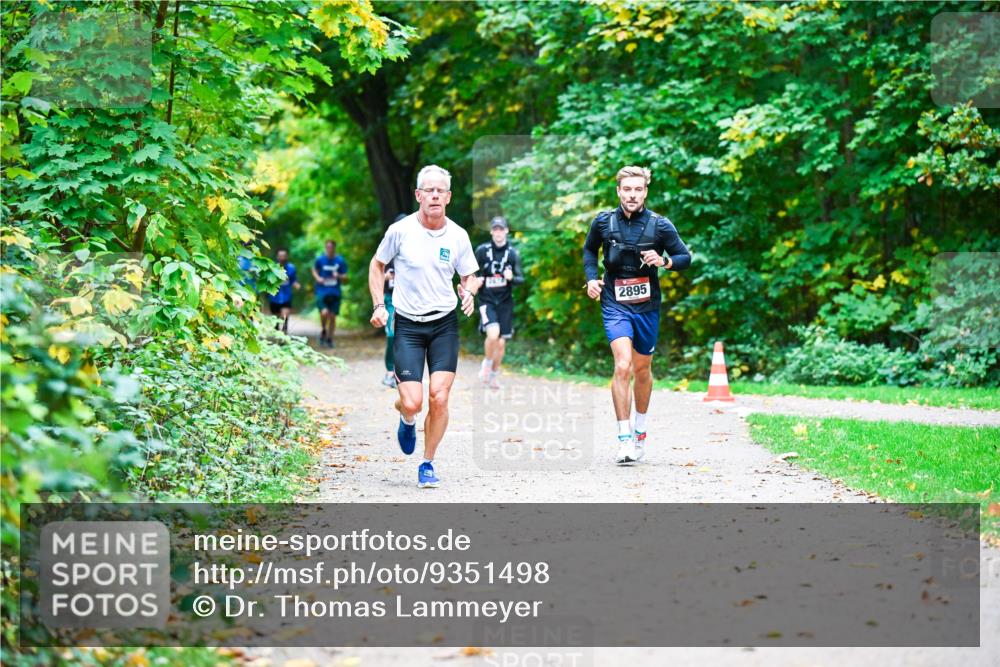 12.10.2025 - Bramfelder Halbmarathon 2025 Dr. Thomas Lammeyer http://msf.ph/oto/9351498 12.10.2025 10:39:19 Laufen 2895 meine-sportfotos.de