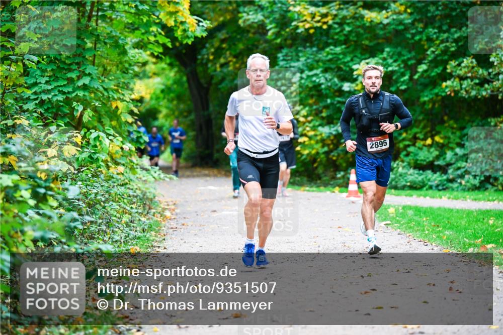 12.10.2025 - Bramfelder Halbmarathon 2025 Dr. Thomas Lammeyer http://msf.ph/oto/9351507 12.10.2025 10:39:21 Laufen 2895 meine-sportfotos.de