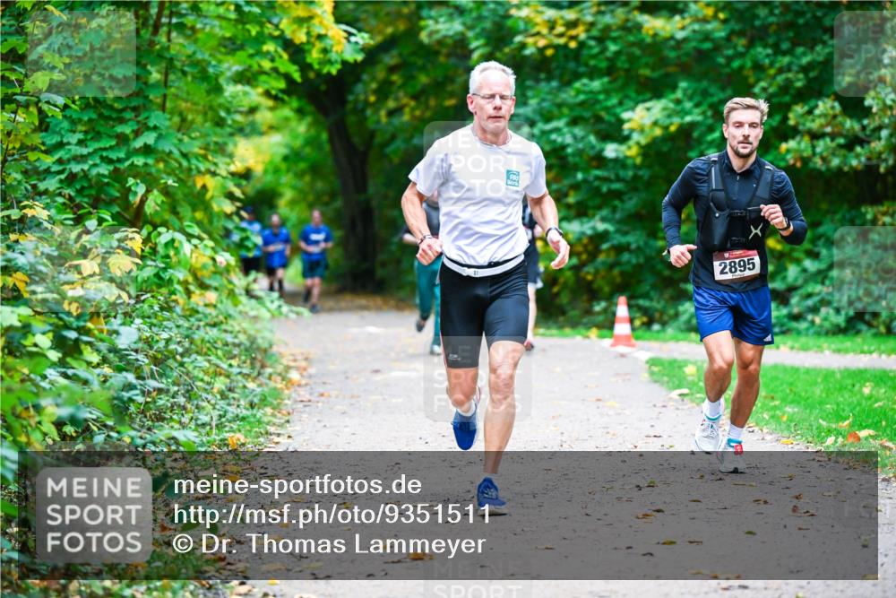 12.10.2025 - Bramfelder Halbmarathon 2025 Dr. Thomas Lammeyer http://msf.ph/oto/9351511 12.10.2025 10:39:21 Laufen 2895 meine-sportfotos.de