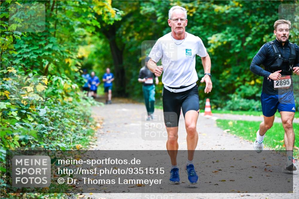 12.10.2025 - Bramfelder Halbmarathon 2025 Dr. Thomas Lammeyer http://msf.ph/oto/9351515 12.10.2025 10:39:22 Laufen 2895 meine-sportfotos.de