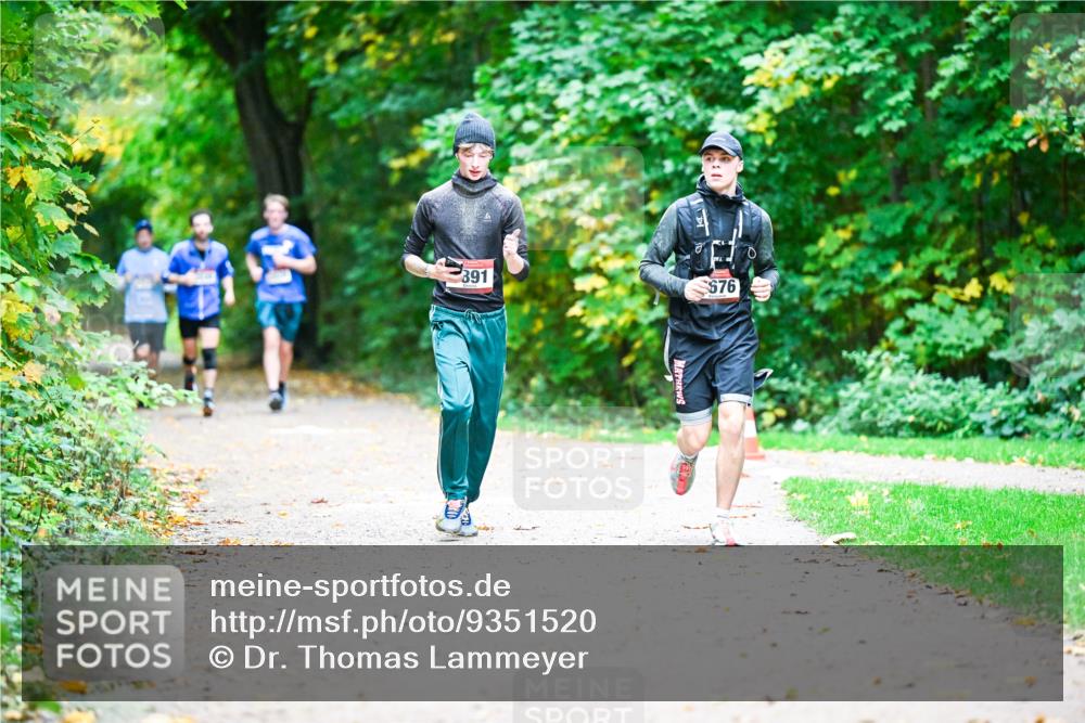 12.10.2025 - Bramfelder Halbmarathon 2025 Dr. Thomas Lammeyer http://msf.ph/oto/9351520 12.10.2025 10:39:24 Laufen 891, 676 meine-sportfotos.de