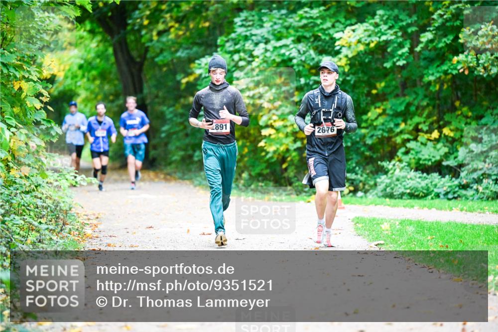 12.10.2025 - Bramfelder Halbmarathon 2025 Dr. Thomas Lammeyer http://msf.ph/oto/9351521 12.10.2025 10:39:24 Laufen 891, 2676 meine-sportfotos.de