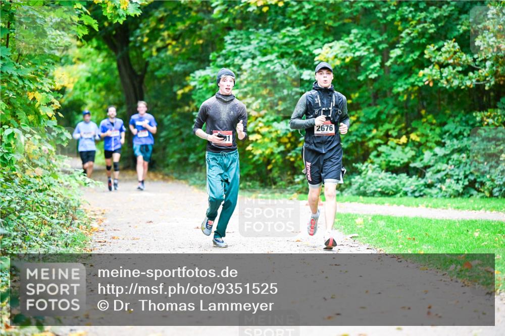 12.10.2025 - Bramfelder Halbmarathon 2025 Dr. Thomas Lammeyer http://msf.ph/oto/9351525 12.10.2025 10:39:24 Laufen 7, 2676 meine-sportfotos.de