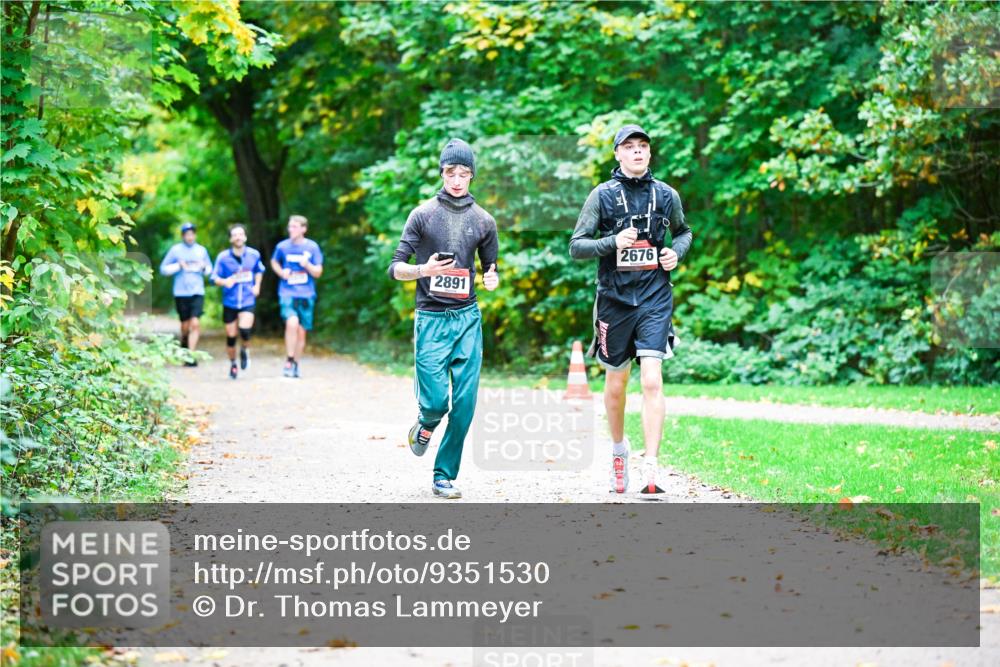 12.10.2025 - Bramfelder Halbmarathon 2025 Dr. Thomas Lammeyer http://msf.ph/oto/9351530 12.10.2025 10:39:25 Laufen 2891, 2676 meine-sportfotos.de
