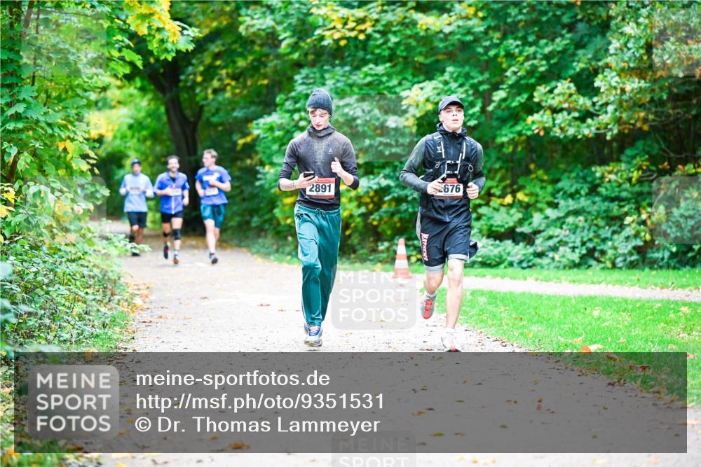 12.10.2025 - Bramfelder Halbmarathon 2025 Dr. Thomas Lammeyer http://msf.ph/oto/9351531 12.10.2025 10:39:25 Laufen 2891, 676 meine-sportfotos.de
