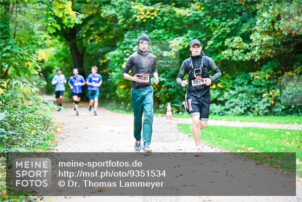 12.10.2025 - Bramfelder Halbmarathon 2025 Dr. Thomas Lammeyer http://msf.ph/oto/9351534 12.10.2025 10:39:26 Laufen 391, 2676 meine-sportfotos.de