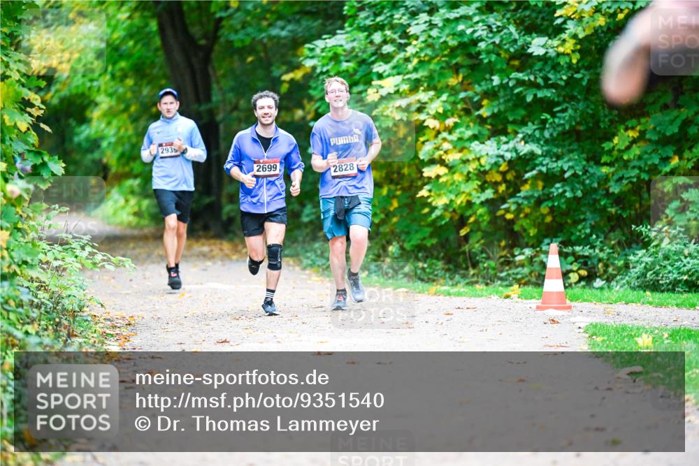 12.10.2025 - Bramfelder Halbmarathon 2025 Dr. Thomas Lammeyer http://msf.ph/oto/9351540 12.10.2025 10:39:28 Laufen 2935, 2699, 2828 meine-sportfotos.de